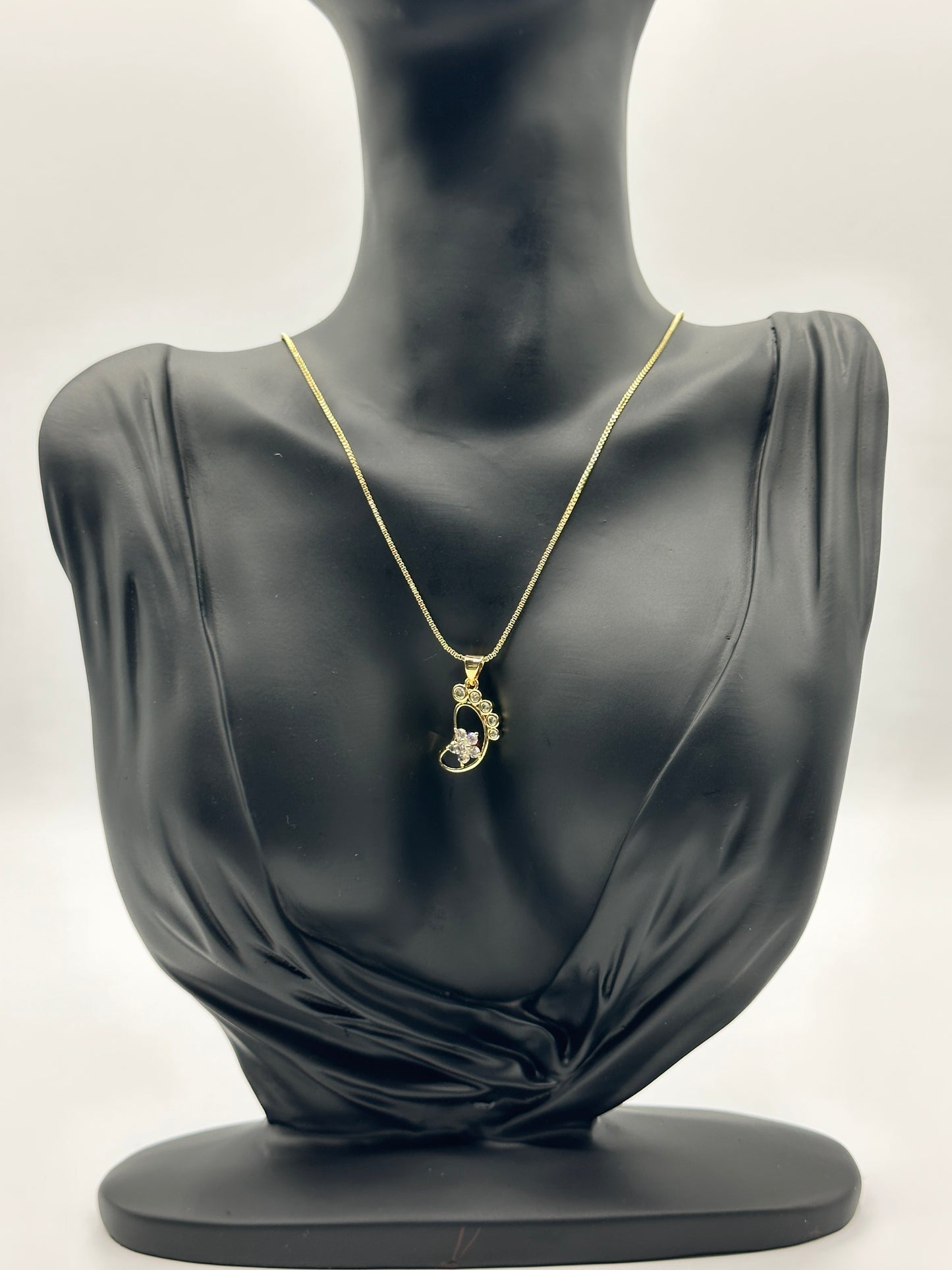 Sparkling Foot Pendant Necklace 18k Gold Plating